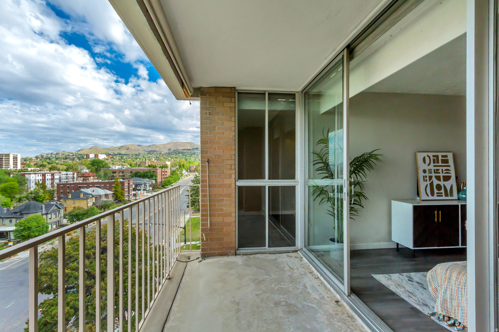 THE STANSBURY CONDM - Residential