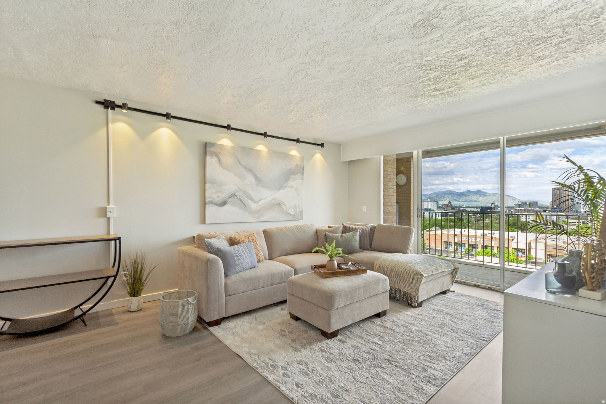 THE STANSBURY CONDM - Residential