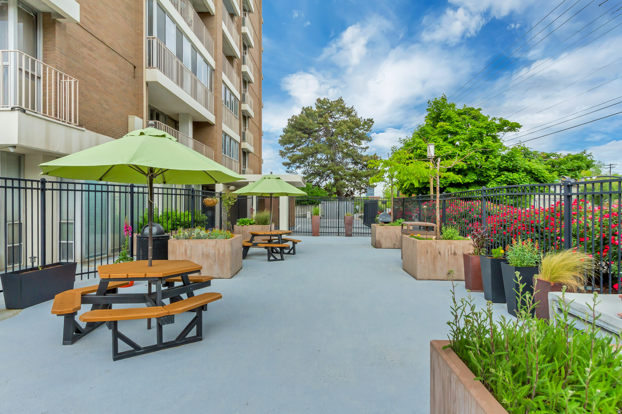 THE STANSBURY CONDM - Residential