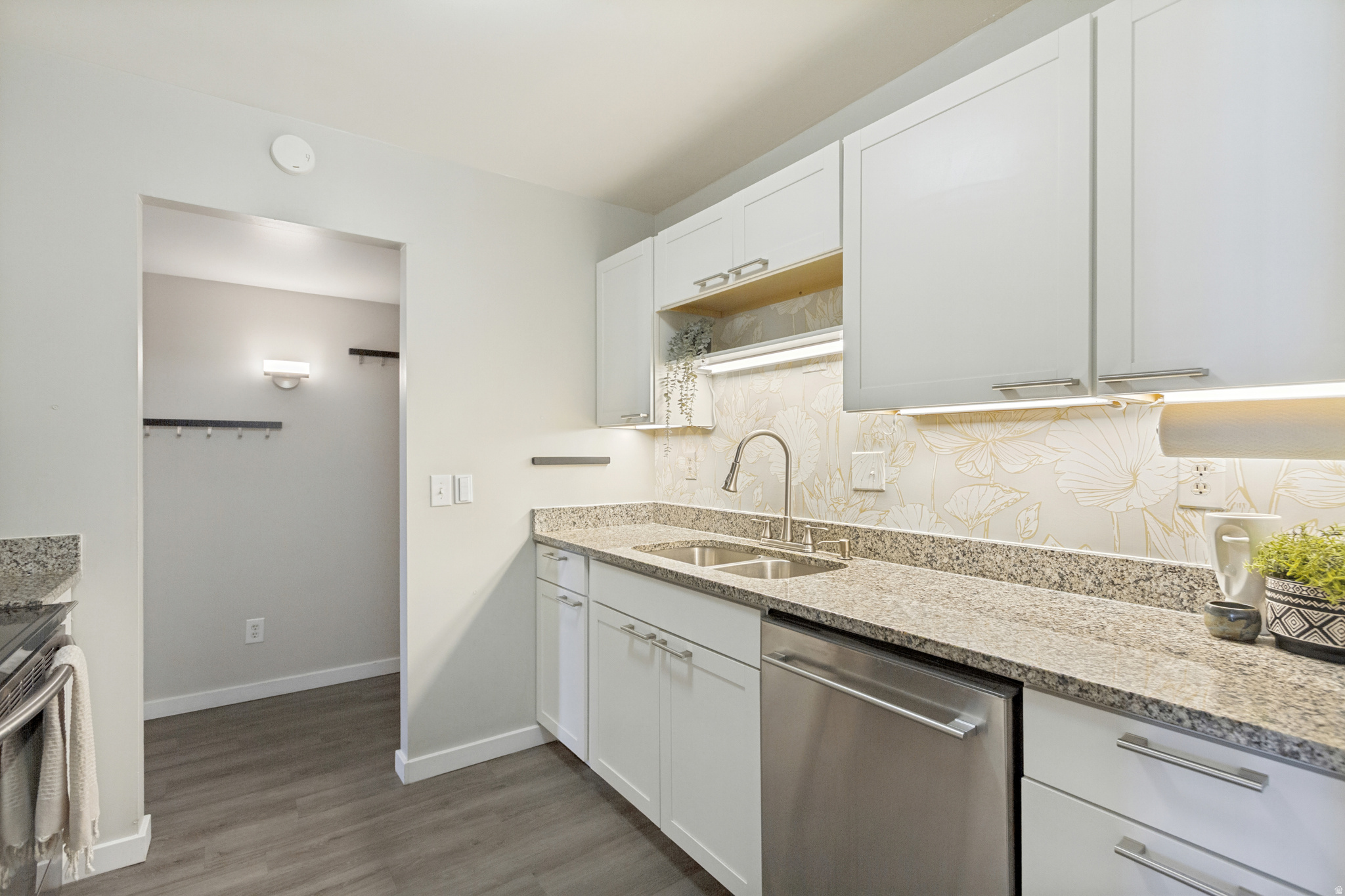 THE STANSBURY CONDM - Residential