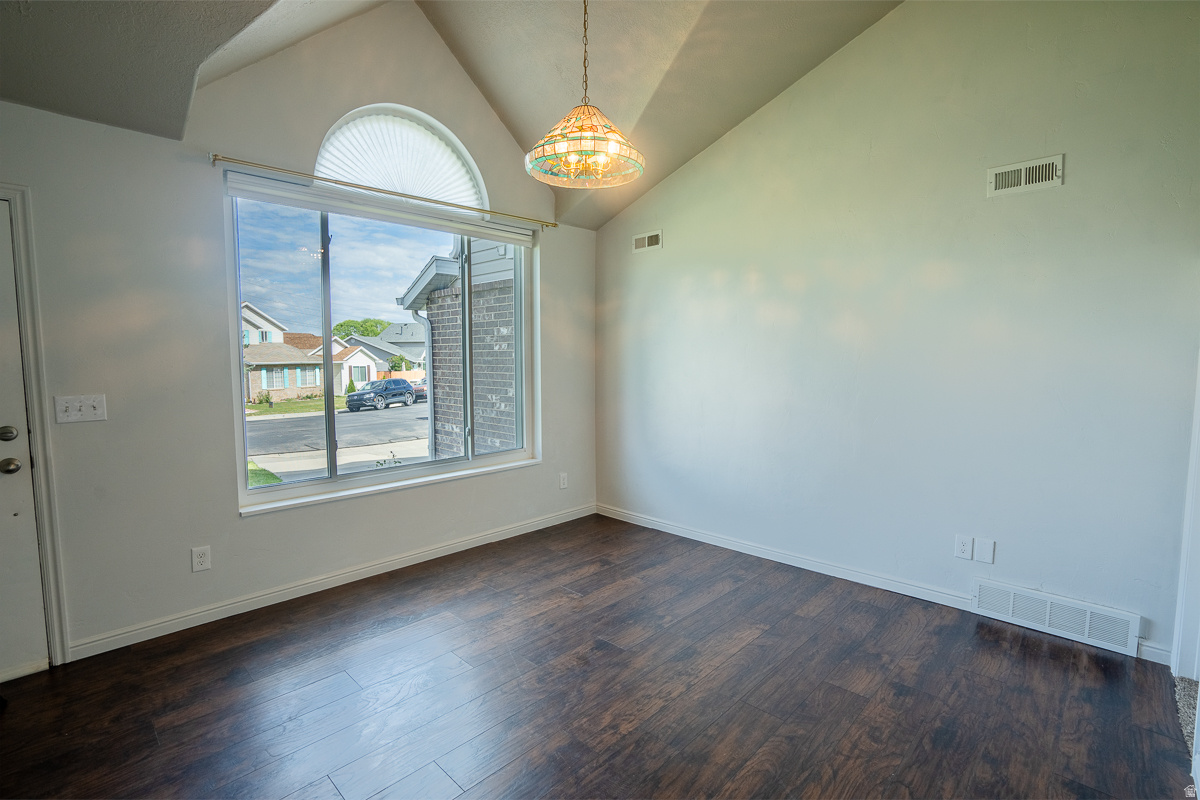 LYNNBROOK - Residential Income