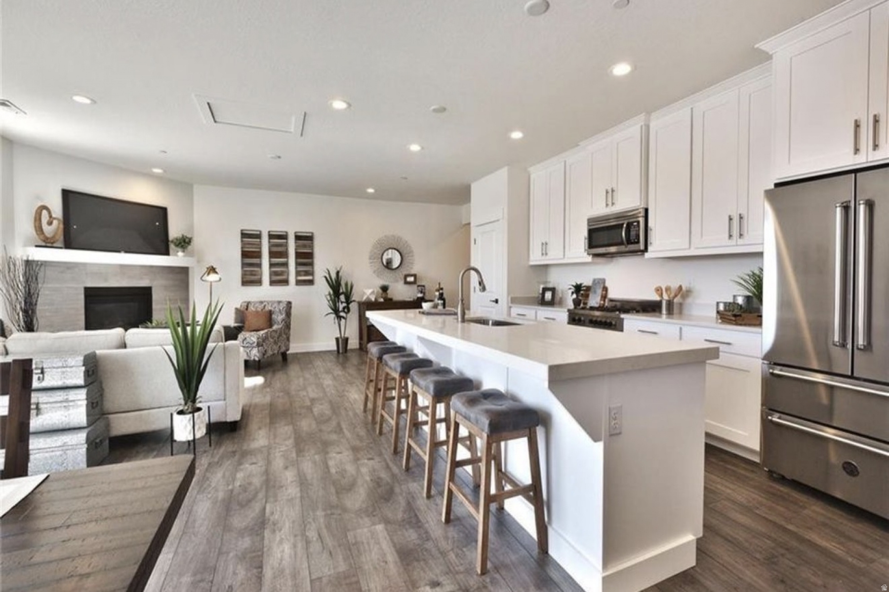 QUARRY SPRINGS AT PINEBROOK CONDO - Residential Lease