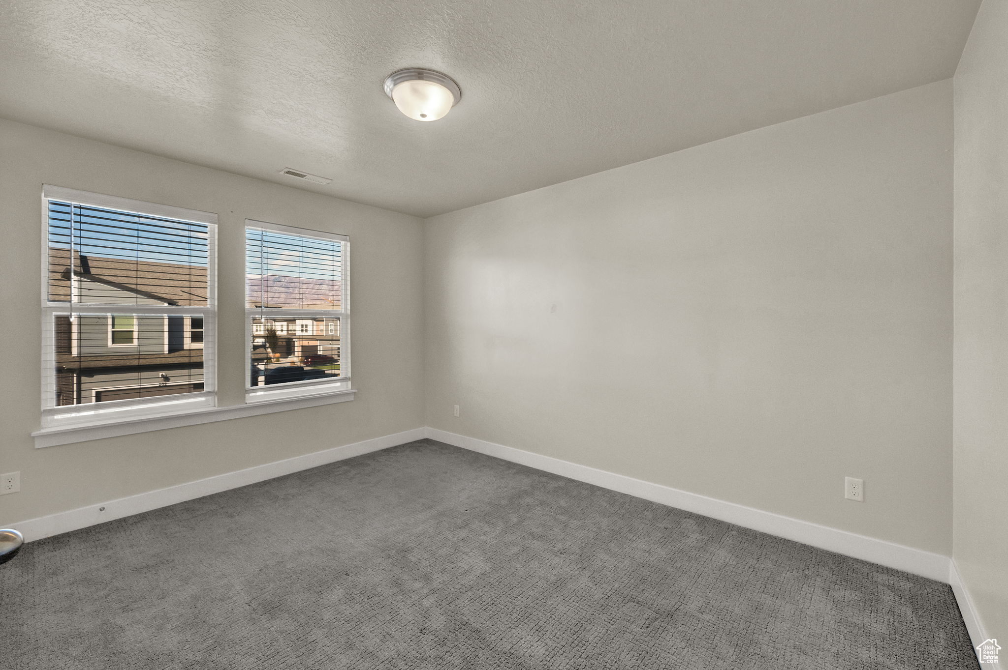 LAKE FRONT - Residential