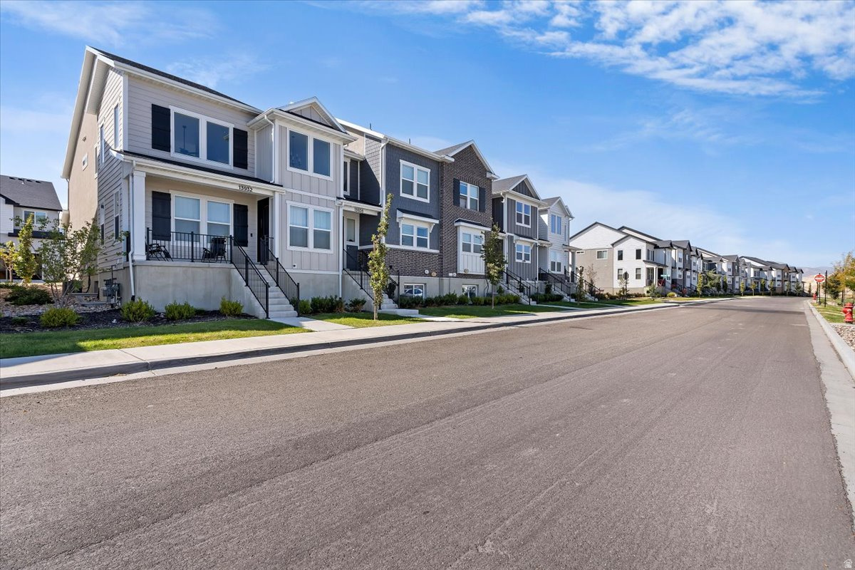 MOUNTAIN RIDGE - Residential