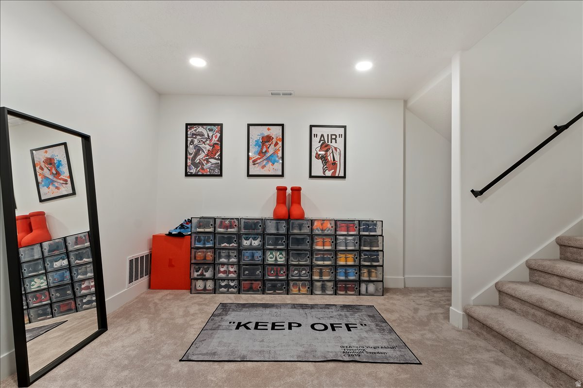 MOUNTAIN RIDGE - Residential