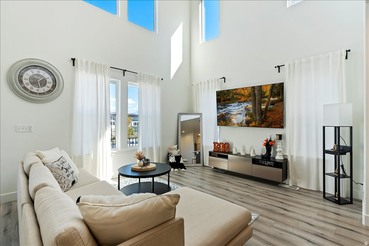 MOUNTAIN RIDGE - Residential