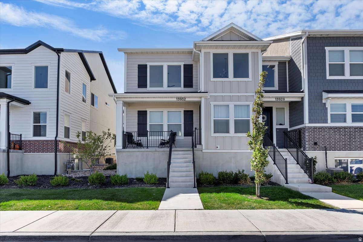 MOUNTAIN RIDGE - Residential