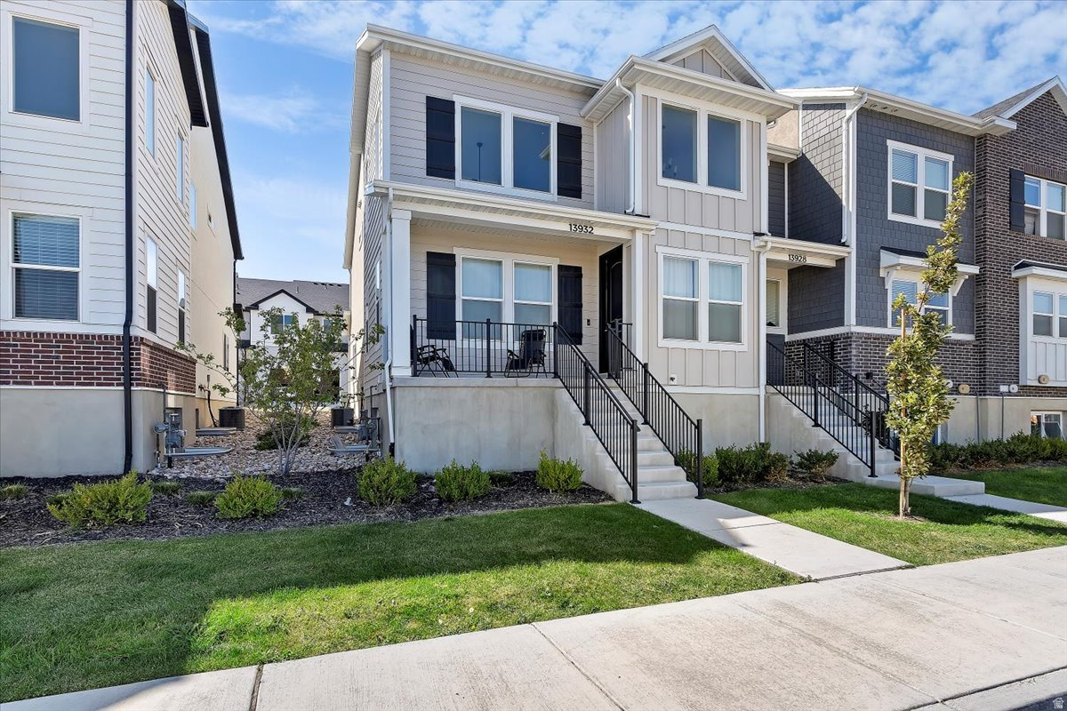 MOUNTAIN RIDGE - Residential