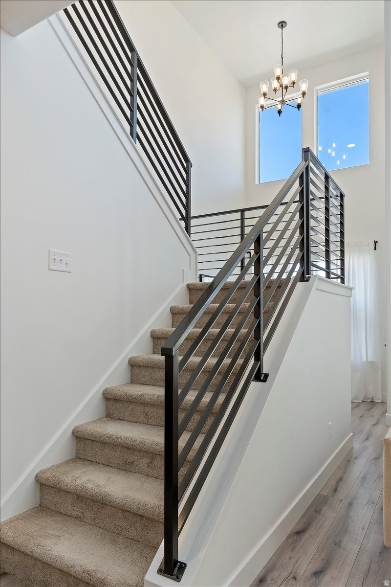 MOUNTAIN RIDGE - Residential