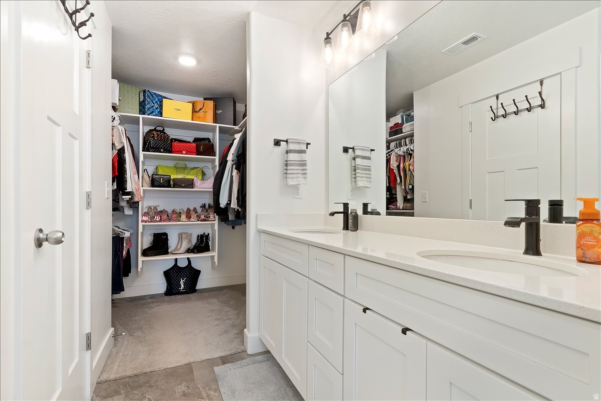 MOUNTAIN RIDGE - Residential