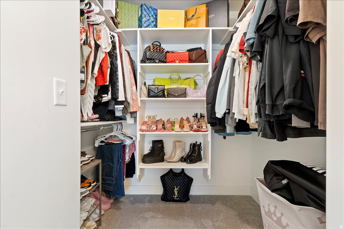 MOUNTAIN RIDGE - Residential