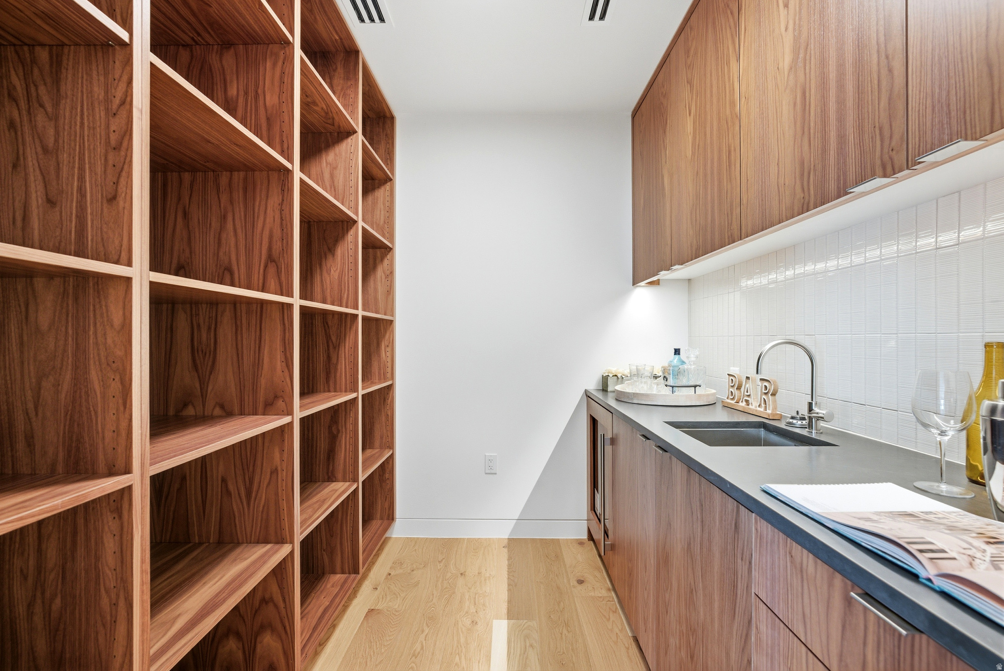 FOUNDERS PLACE - Residential