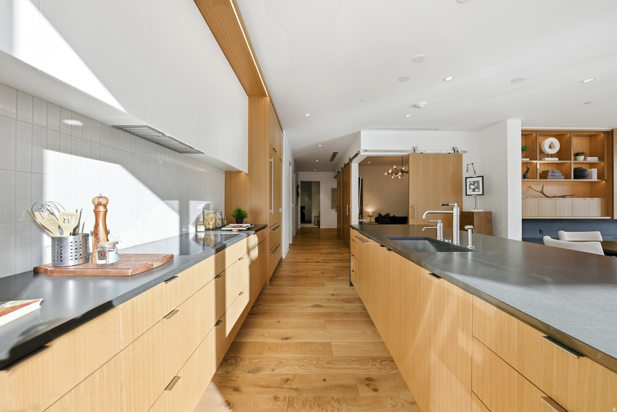 FOUNDERS PLACE - Residential