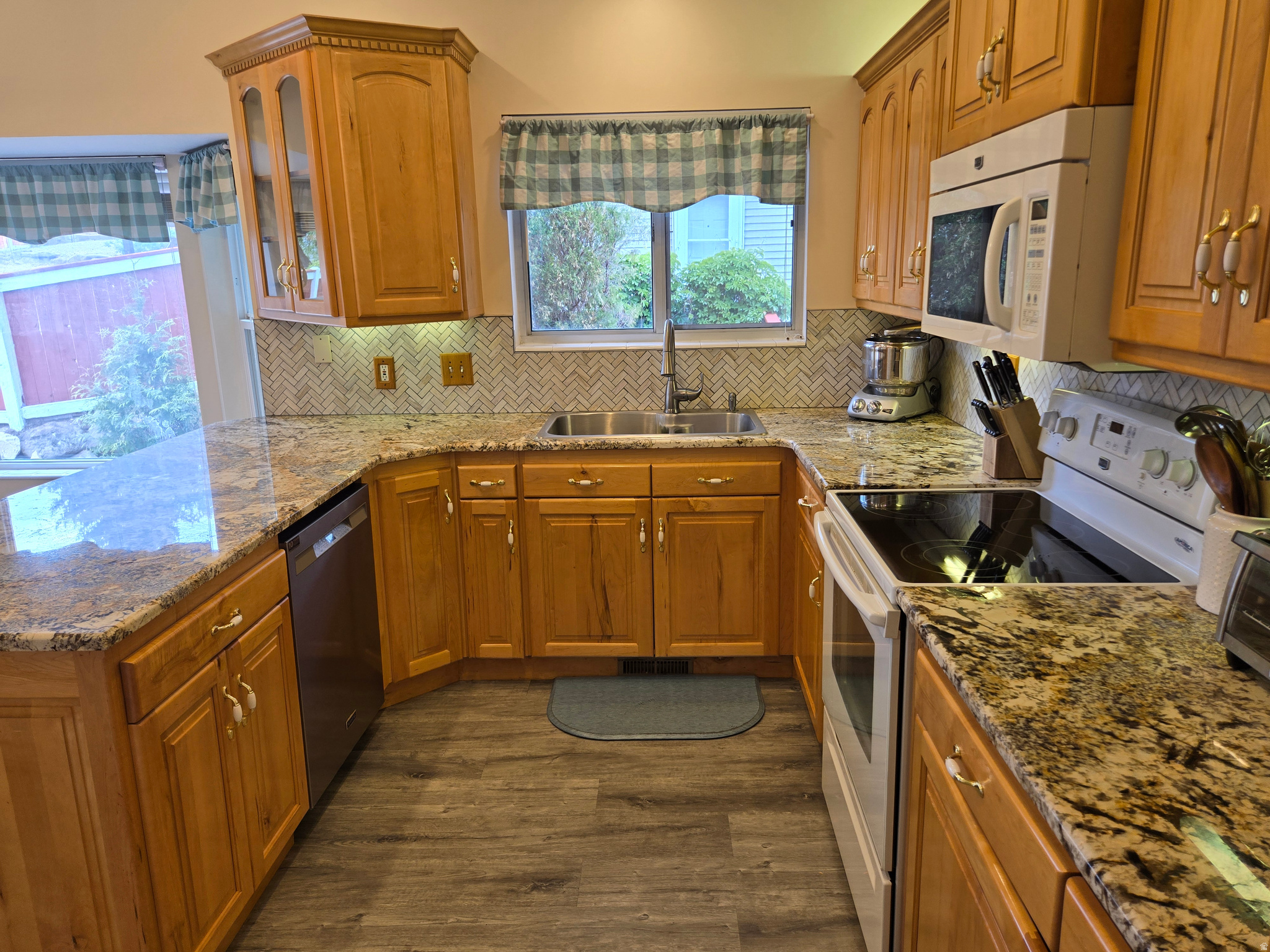 EASTRIDGE V - Residential