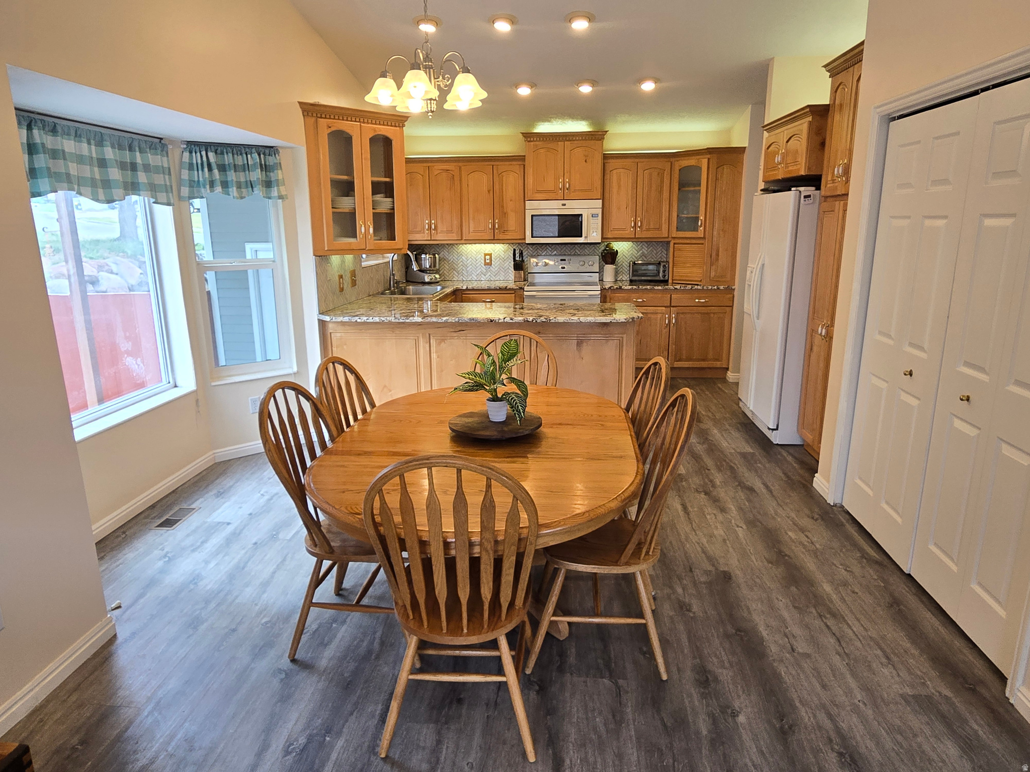 EASTRIDGE V - Residential
