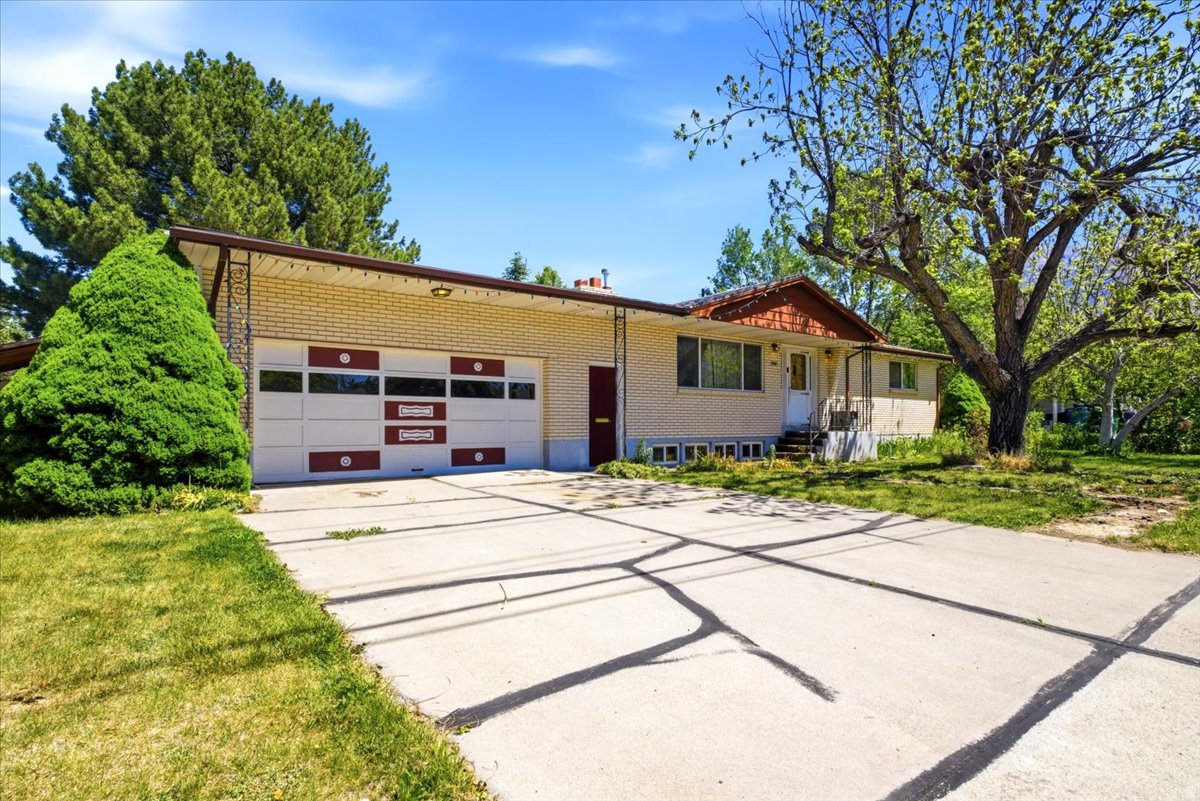 PEACHWOOD ESTATES - Residential