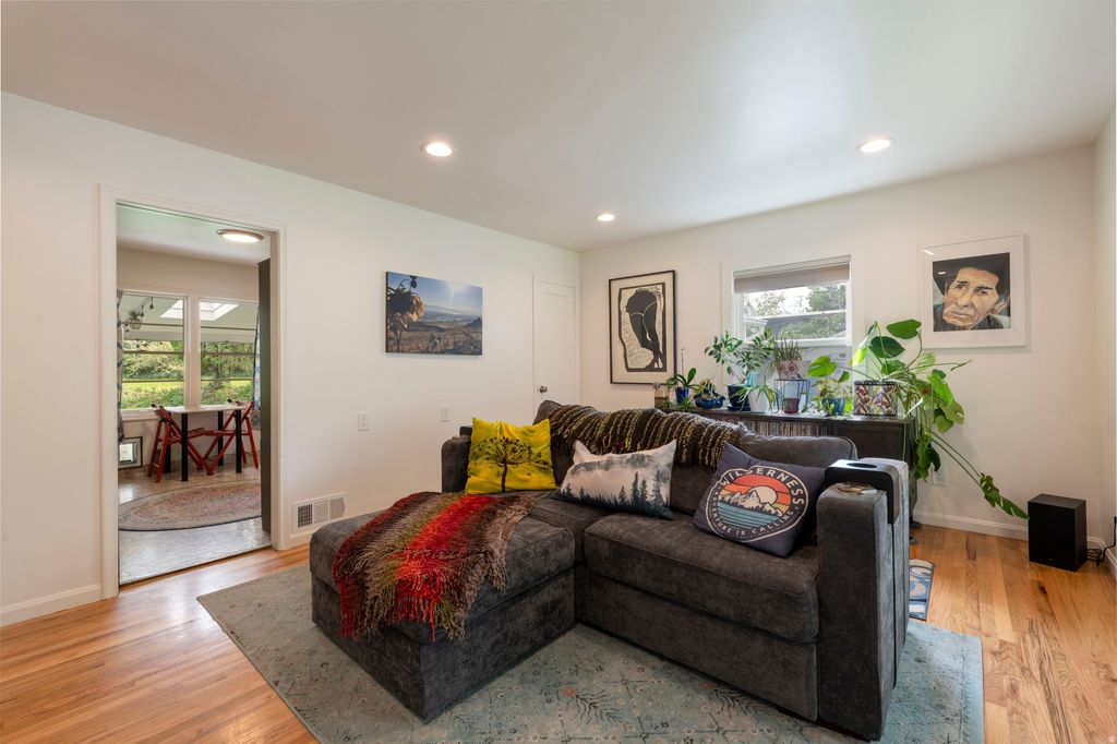 Photo of 2011 S NEVADA ST E, Salt Lake City, UT 84108 (MLS # 2153251)