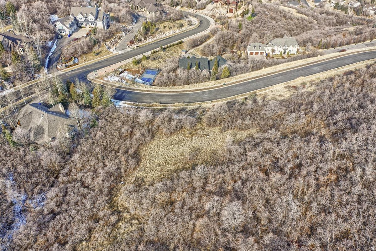 HIGHLAND OAKS SUB - Land