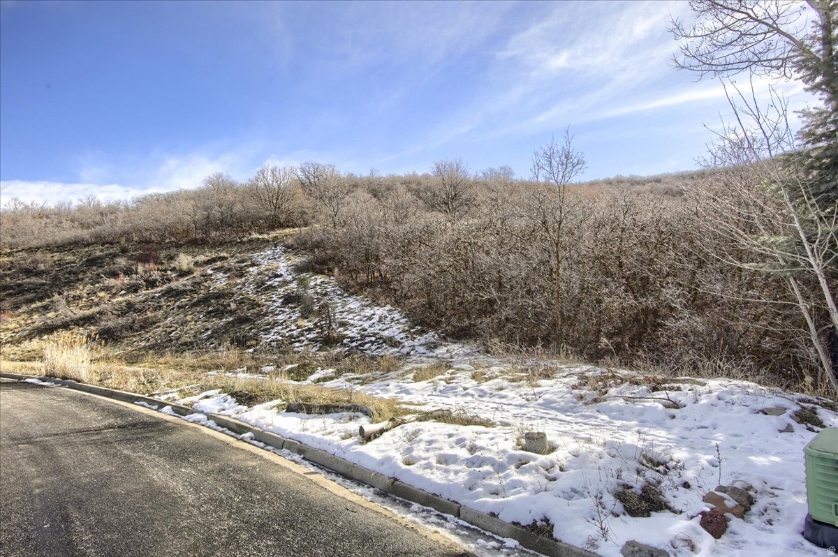 HIGHLAND OAKS SUB - Land