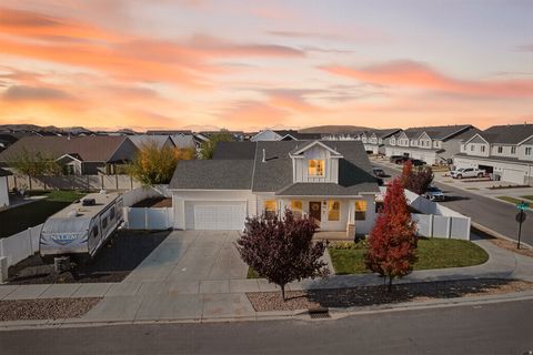 Photo of 961 N 120 E, Santaquin, UT 84655 (MLS # 2122396)