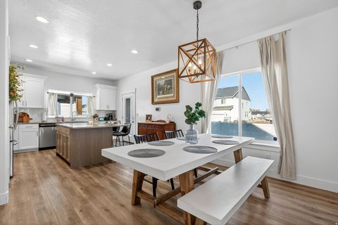 Tiny photo for 961 N 120 E, Santaquin, UT 84655 (MLS # 2122396)