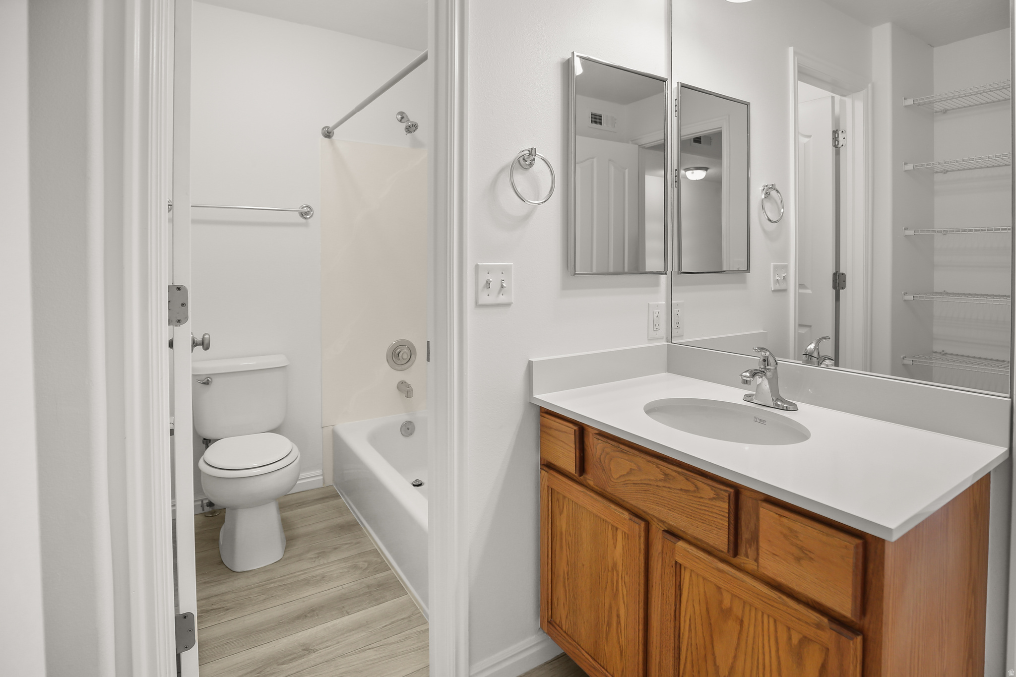 COUNTRY WOODS - Residential