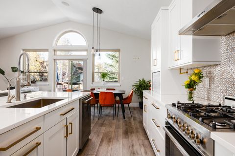 Photo of 6621 TROUT CREEK CT, Park City, UT 84098 (MLS # 2120381) Photo of 6621 TROUT CREEK CT, Park City, UT 84098 (MLS # 2120381)