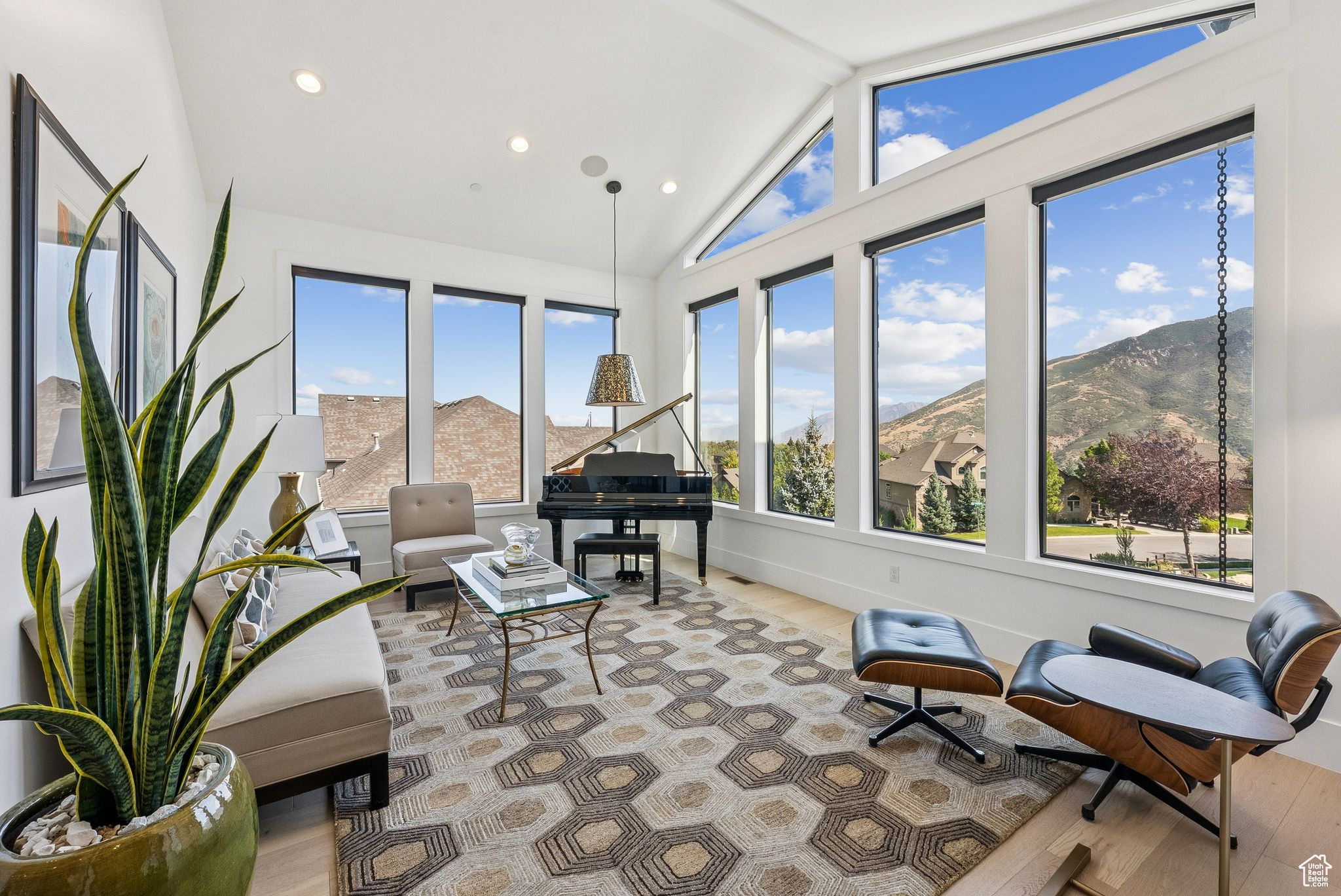 OAK VISTA AT SUNCREST - Residential