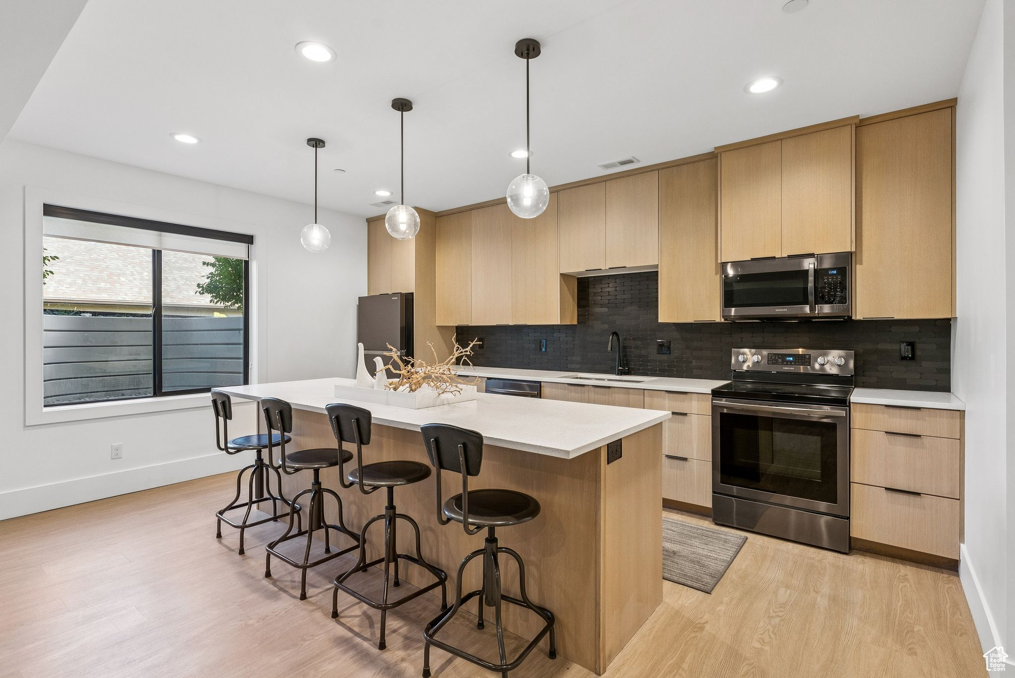 OAK VISTA AT SUNCREST - Residential