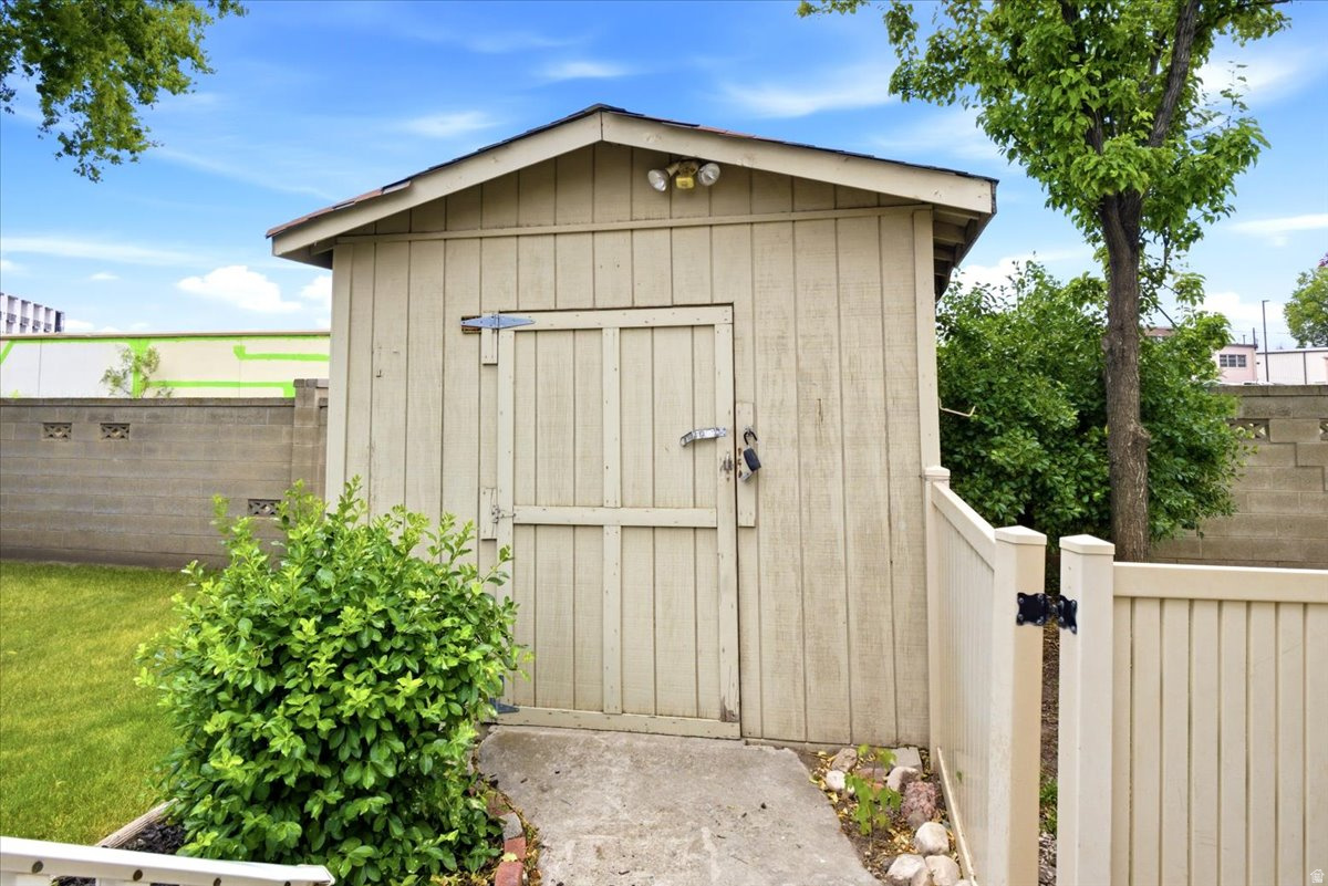 ALL SEASONS - Residential