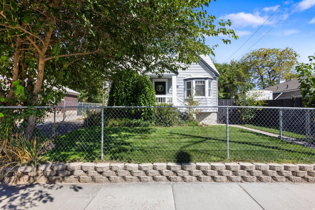 Photo of 1080 W CALIFORNIA AVE, Salt Lake City, UT 84104 (MLS # 2180322)