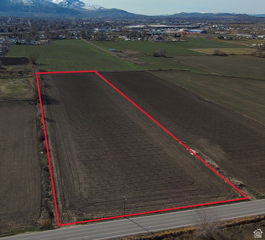 Prime property Close to I-15 interchange. Property is annexed into Payson City. Property is zoned light Industrial. One of the fastest growing populations in Utah County.
