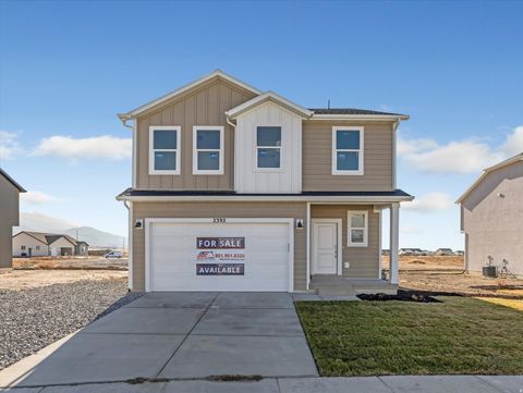 Photo of 2392 E WOODBURY LN #551, Eagle Mountain, UT 84005 (MLS # 2117553)