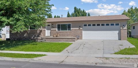 Photo of 1272 W 1800 N, Lehi, UT 84043 (MLS # 2102821)