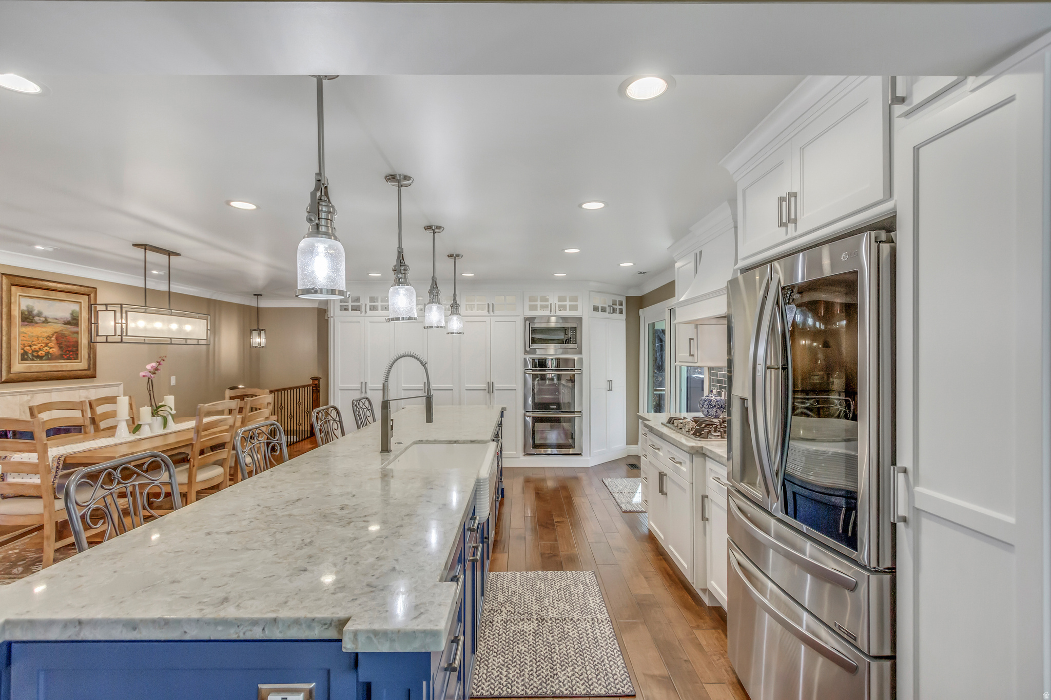 INTERNATIONAL GARDENS - Residential