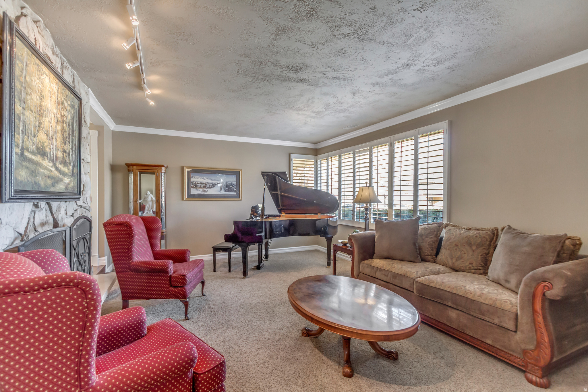 INTERNATIONAL GARDENS - Residential