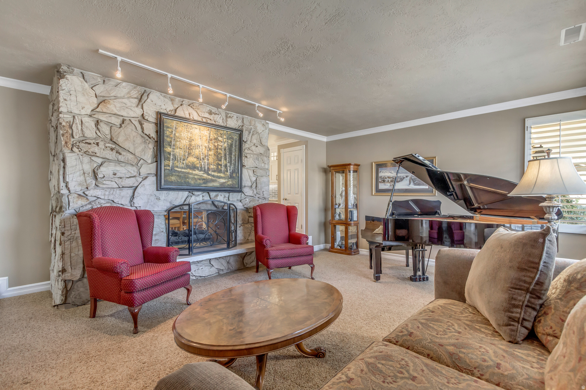 INTERNATIONAL GARDENS - Residential