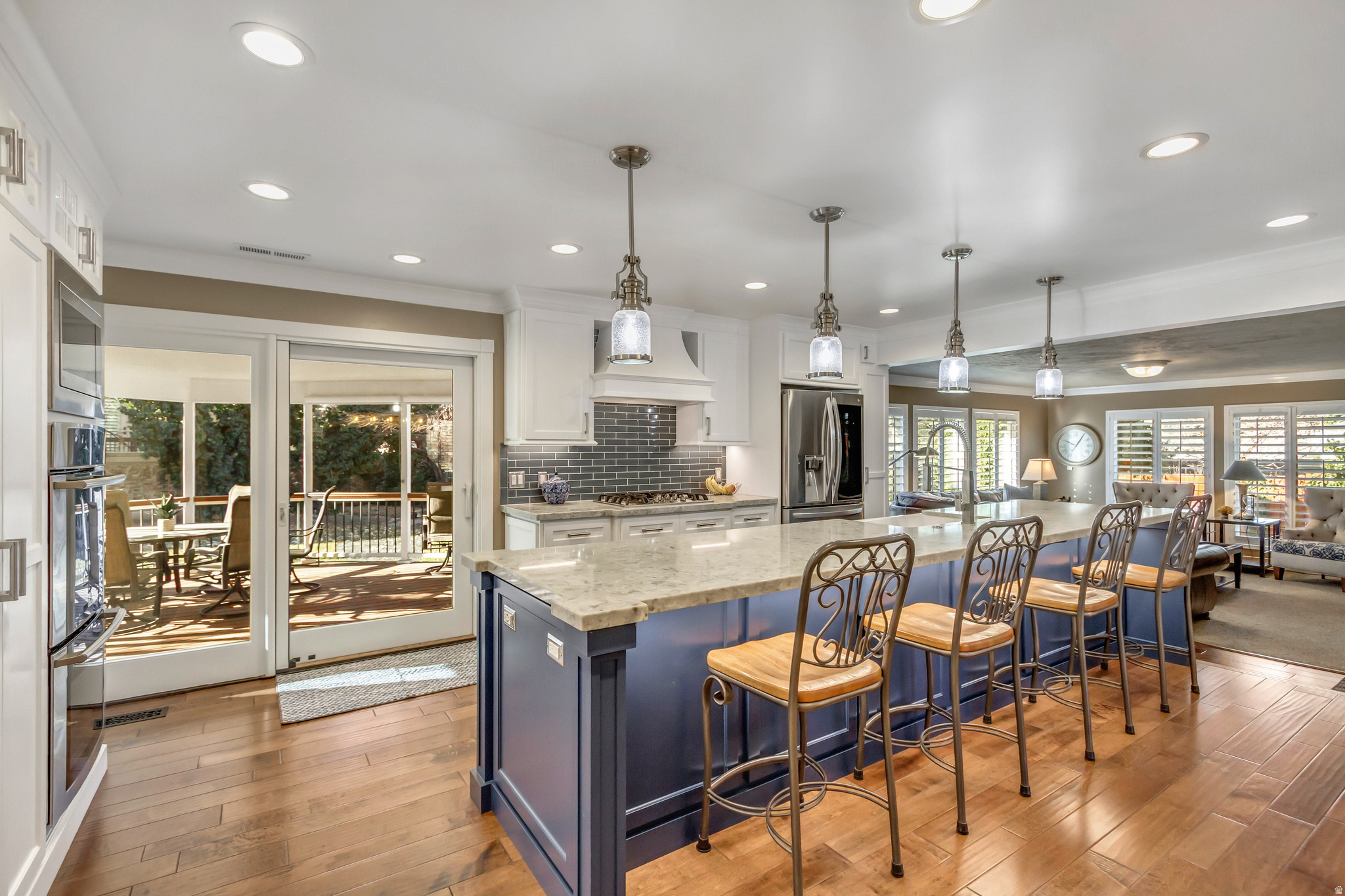 INTERNATIONAL GARDENS - Residential