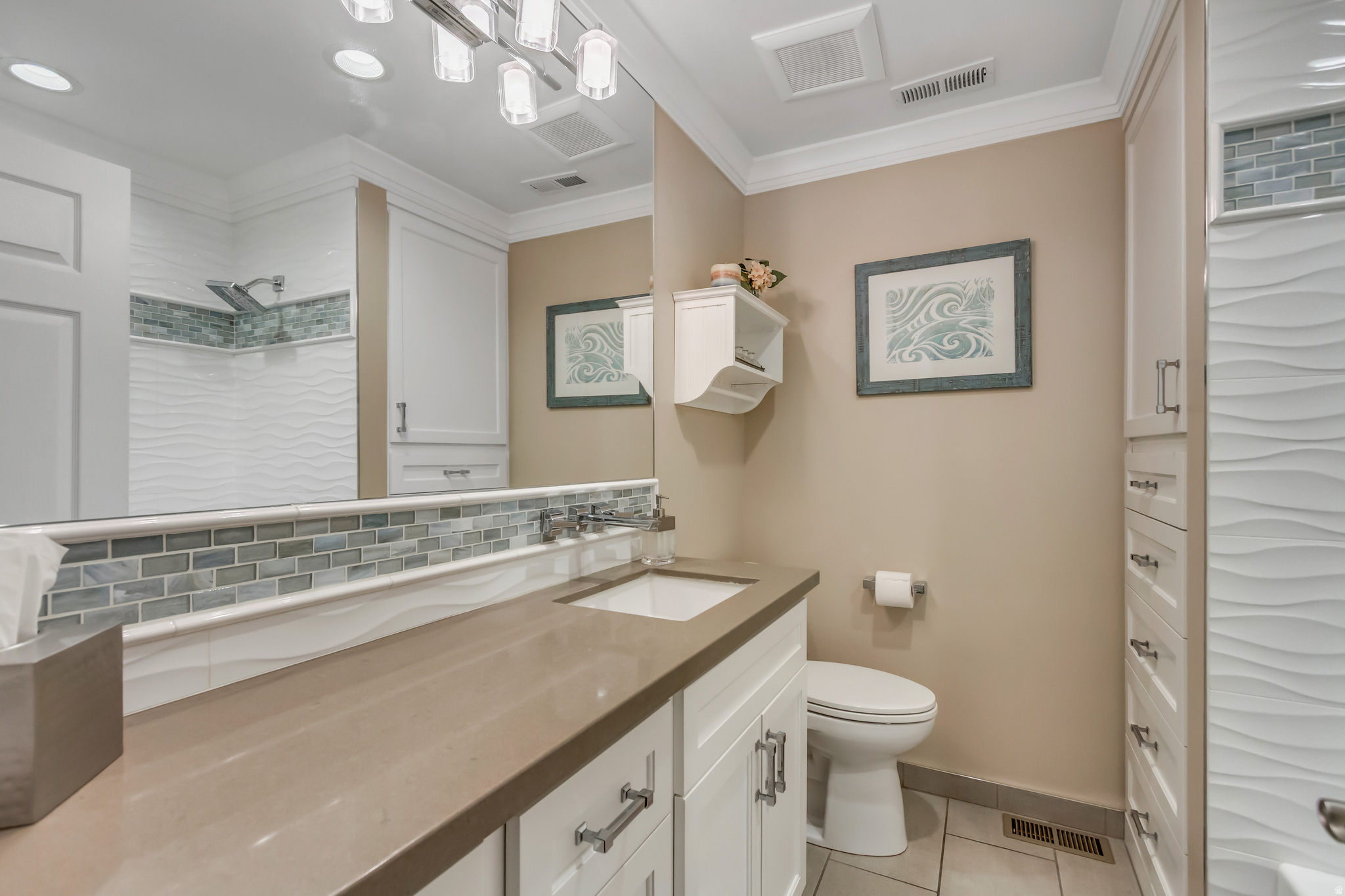 INTERNATIONAL GARDENS - Residential