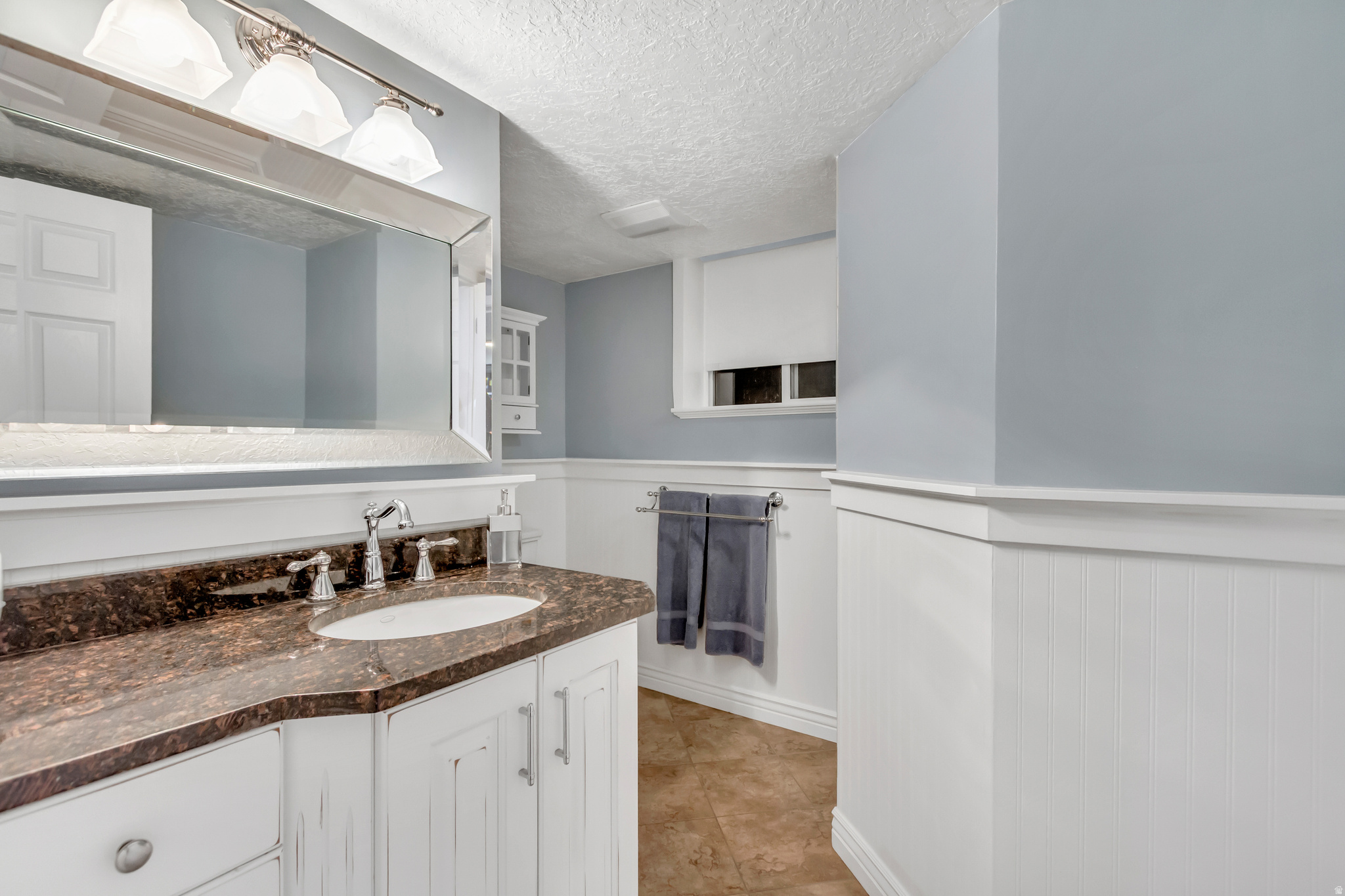 INTERNATIONAL GARDENS - Residential