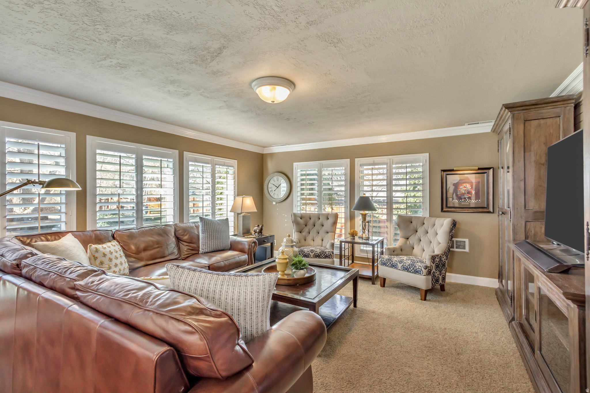 INTERNATIONAL GARDENS - Residential