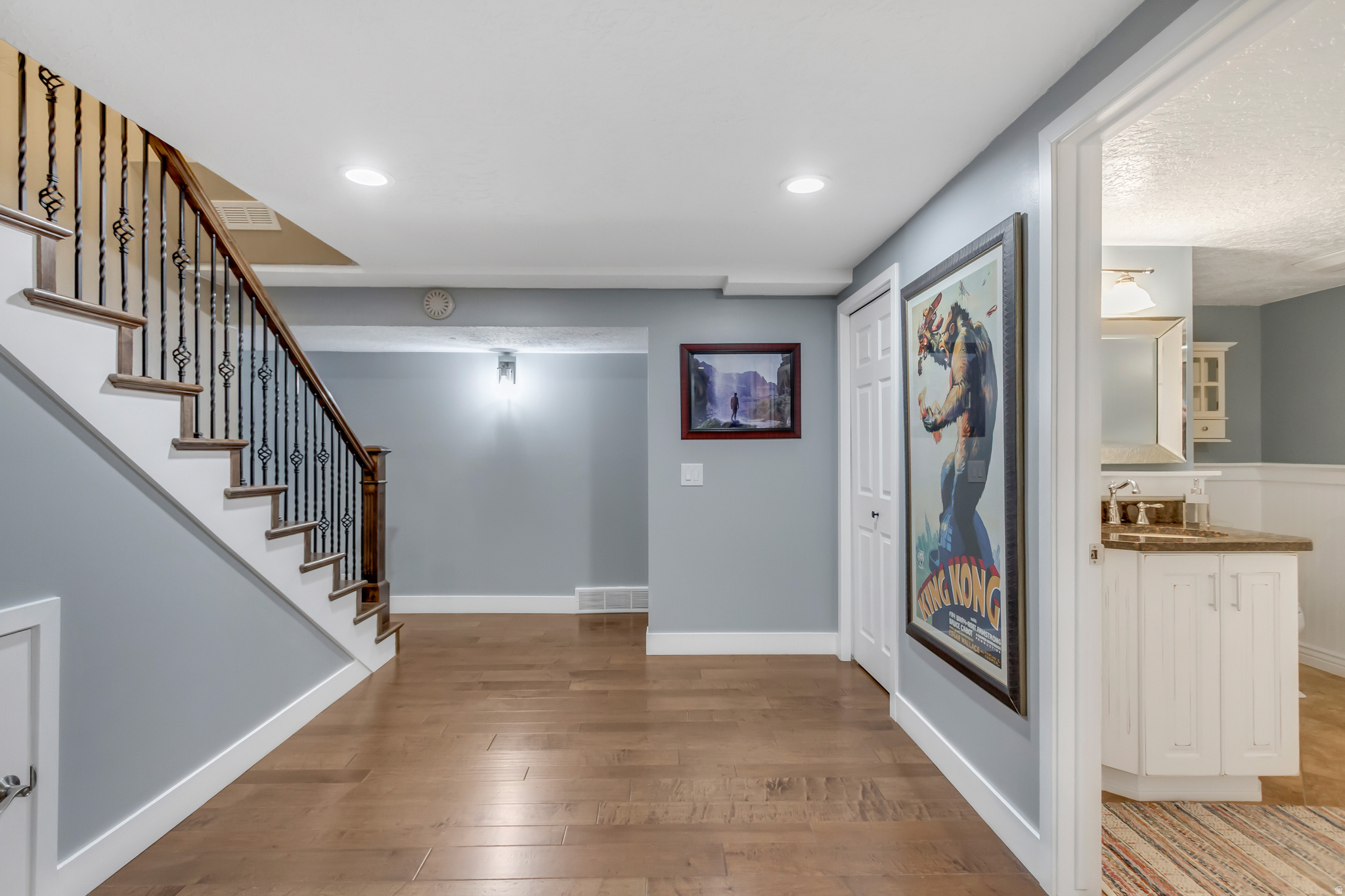 INTERNATIONAL GARDENS - Residential