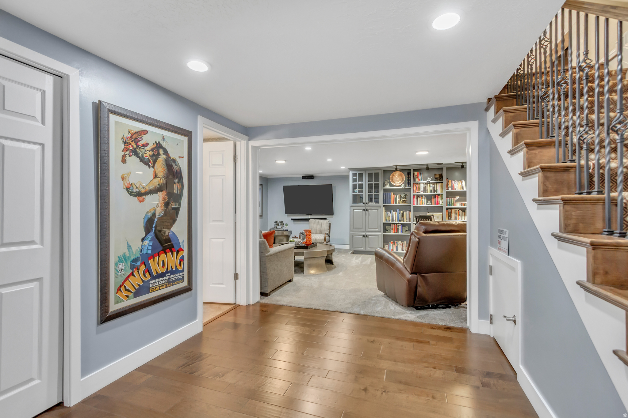 INTERNATIONAL GARDENS - Residential