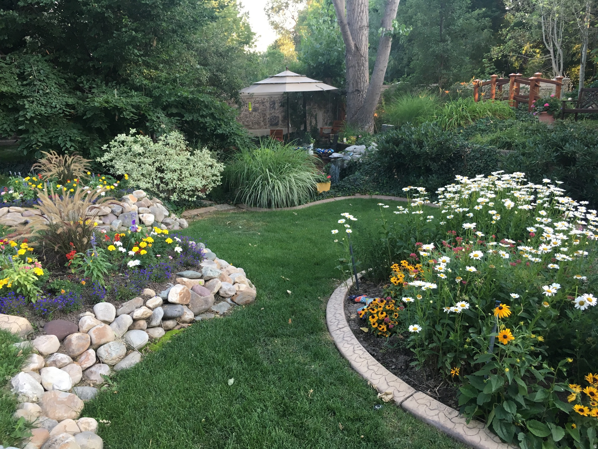 INTERNATIONAL GARDENS - Residential