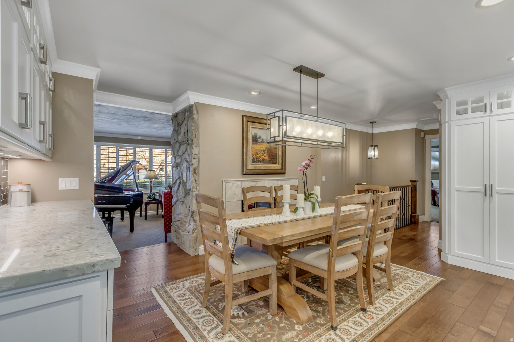 INTERNATIONAL GARDENS - Residential