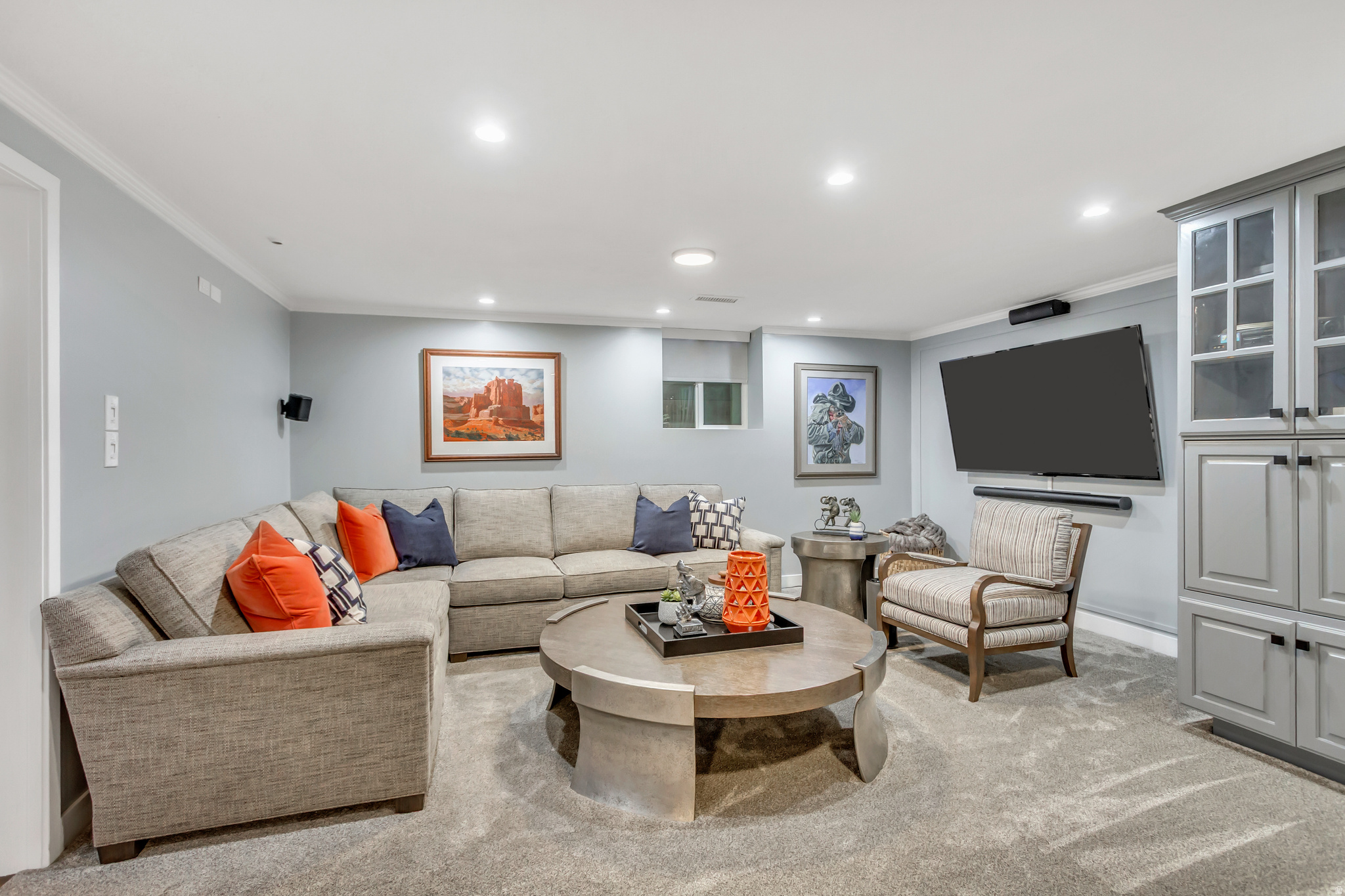 INTERNATIONAL GARDENS - Residential