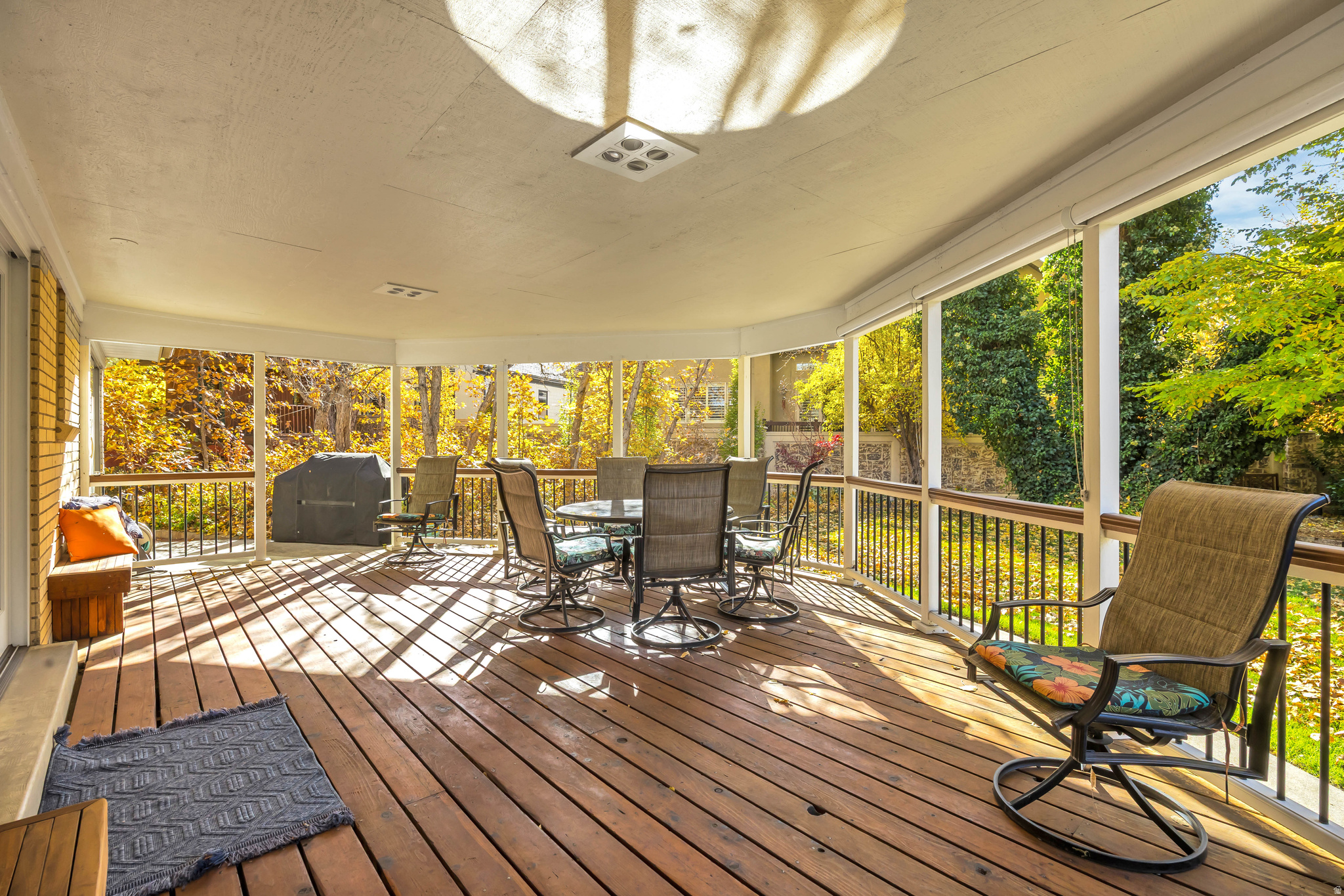 INTERNATIONAL GARDENS - Residential