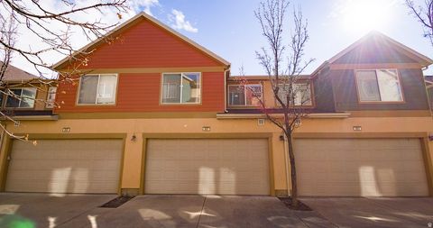 Tiny photo for 867 FARMINGTON XING, Farmington, UT 84025 (MLS # 2142266)