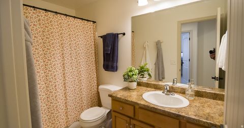 Tiny photo for 867 FARMINGTON XING, Farmington, UT 84025 (MLS # 2142266)