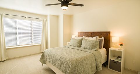 Tiny photo for 867 FARMINGTON XING, Farmington, UT 84025 (MLS # 2142266)